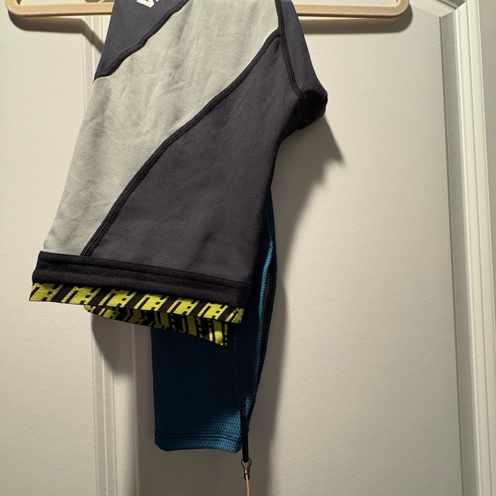 HOKA Women’s Colorblock Bottoms - Navy and Gray - Picture 2 of 4